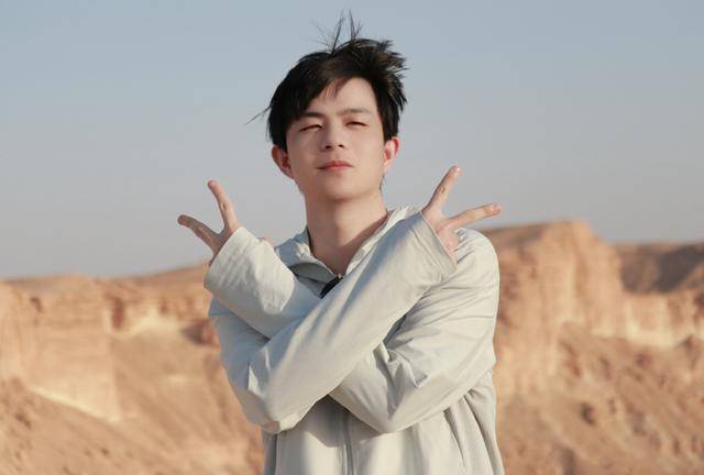 年总租借规则公布，AG坦然基本锁，狼队有意樱花，久哲久酷团聚？