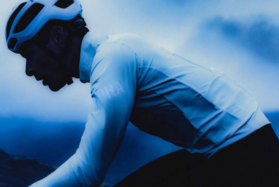 全新Rapha Pro Team Shadow:专为严苛的比赛与训练环境打造