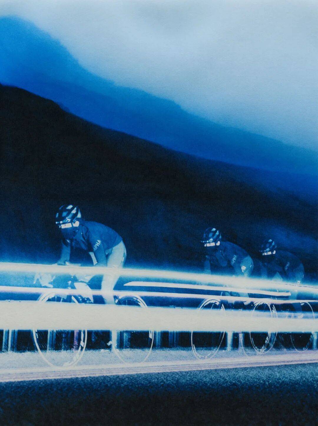 全新Rapha Pro Team Shadow:专为严苛的比赛与训练环境打造